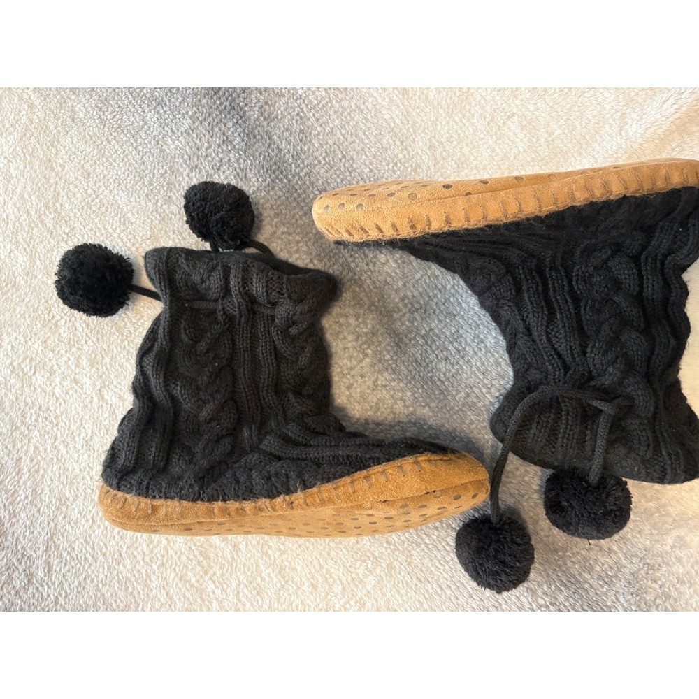 GAP Black Cable Knit Slipper Boots Pom Pom Faux Fur Lined Large 9-10